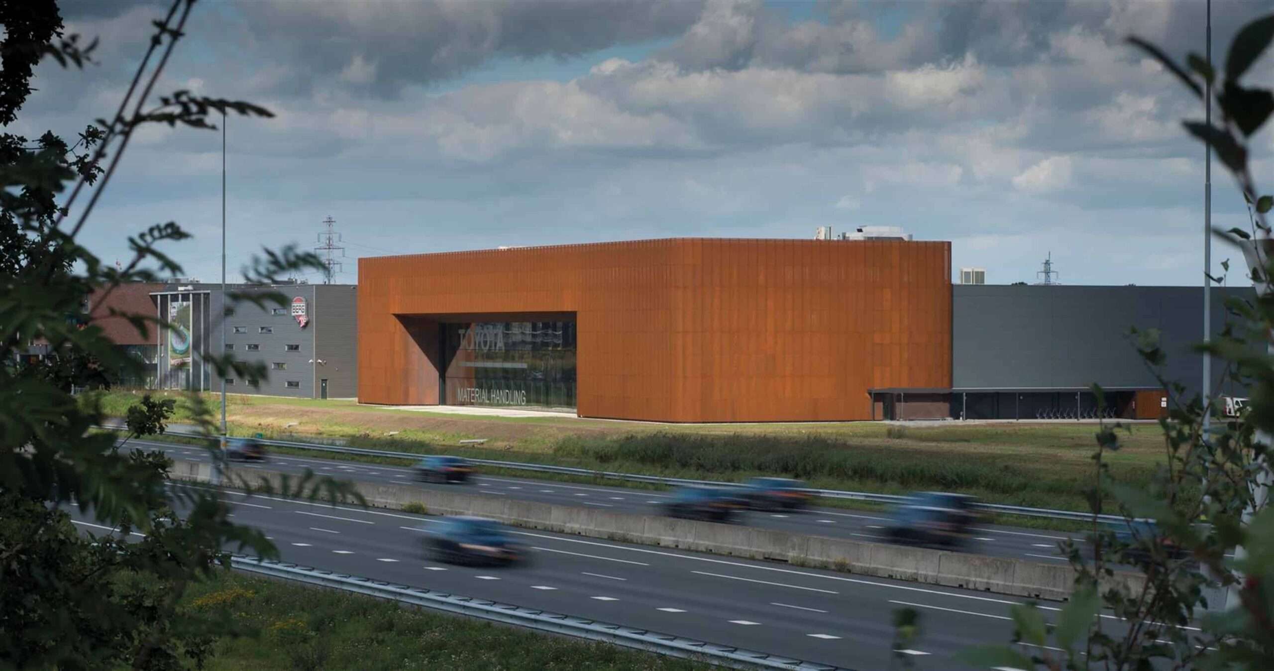Corten steel facade expanded metal