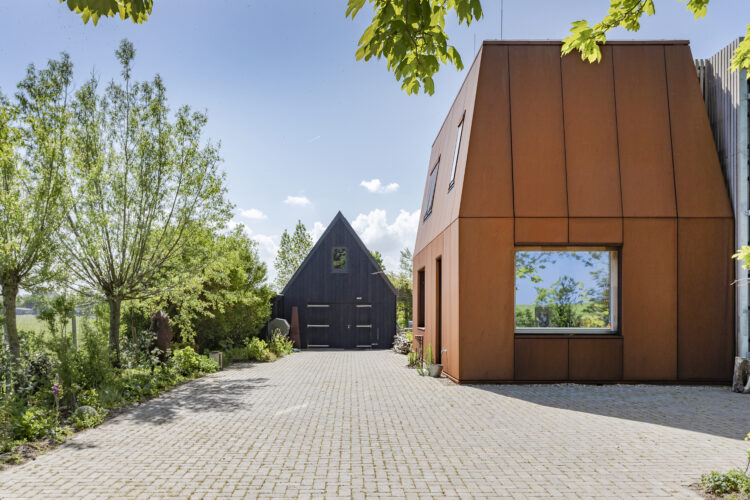 Metadecor-façade cladding-Corten steel-MD Flack-MD Lamel-Villa Noorderlaan in Hippolytushoef-Foto Nicolet Groen